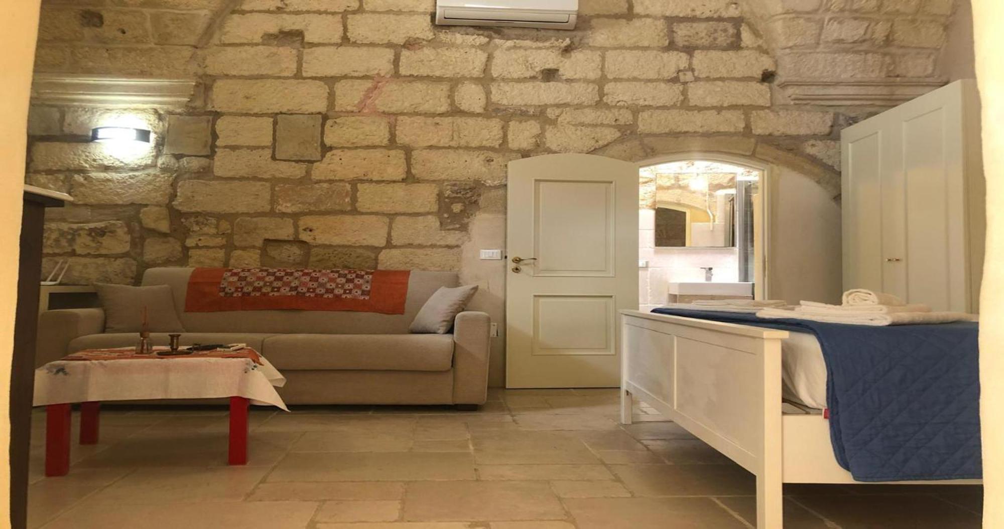 Odegos Monolocali Vico Sant'antonio Holiday home *